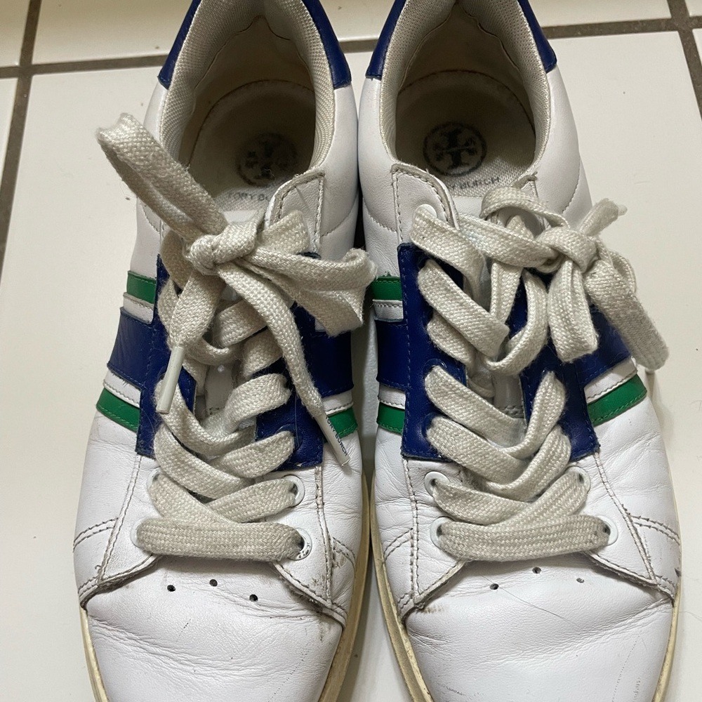 Comfortable tennis shoes for the summer.